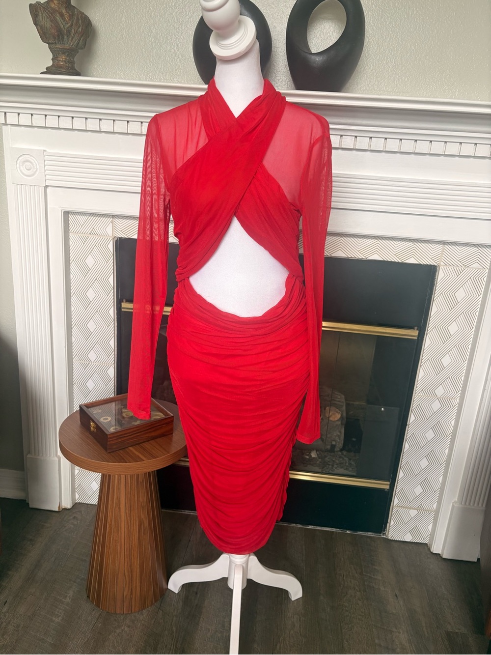 VENUS Red Long-Sleeve Crisscross Cutout Ruched Midi Dress